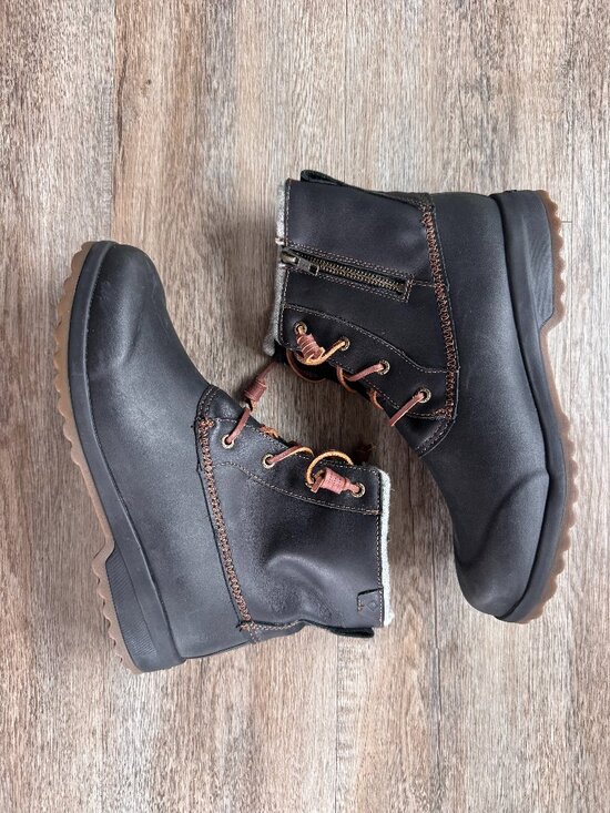 Sperry Shoes - Sperry Women's Maritime Repel Snow Boots - size 10